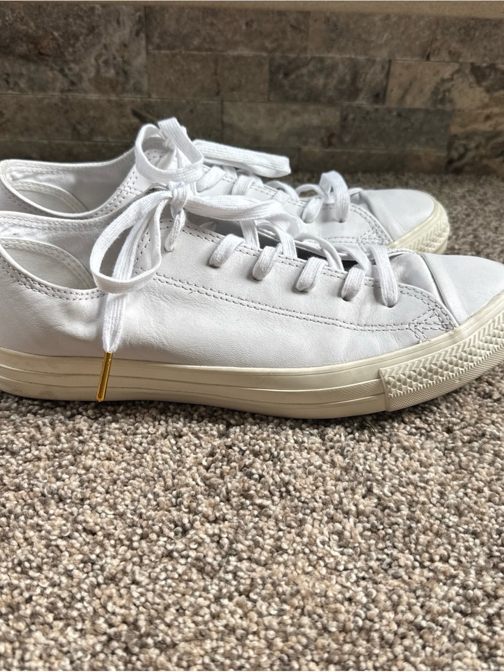 Converse All Star Women’s 9.5 Men’s 7.5 Leather White Gold Accents euc Sneakers - Picture 4 of 8